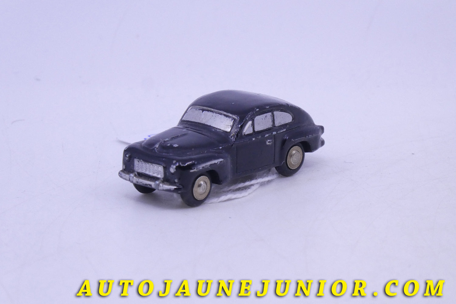 Le Schuko Volvo PV544 est en vente sur Auto Jaune Junior ! Découvrez nos collections de diecast Dinky-Toys, Corgi, Corgi-Toys, Solido, Norev… AutoJaune Junior ; Retrouvez AutoJauneJunior au magasin AutoJaune Paris, ouvert en 1984 par Vincent Espinasse. 