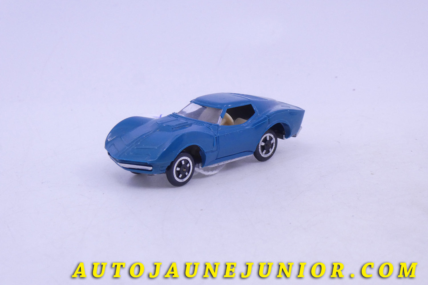 Le Aurora Chevrolet Corvette est en vente sur Auto Jaune Junior ! Découvrez nos collections de diecast Dinky-Toys, Corgi, Corgi-Toys, Solido, Norev… AutoJaune Junior ; Retrouvez AutoJauneJunior au magasin AutoJaune Paris, ouvert en 1984 par Vincent Espinasse. 
