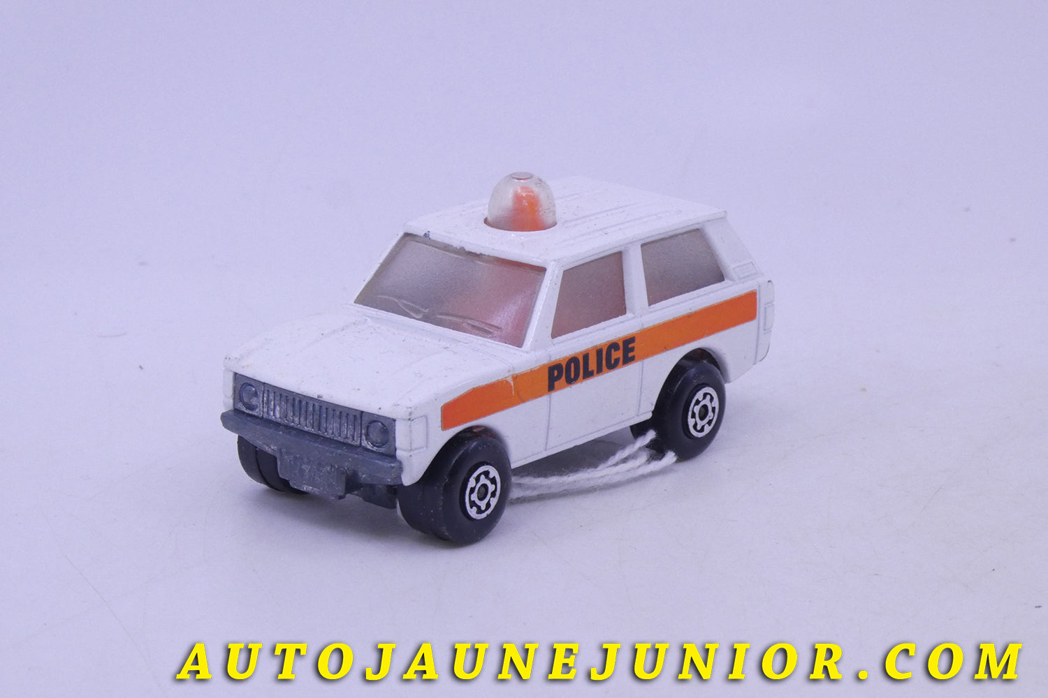Le Matchbox Land-Rover Police Patrol est en vente sur Auto Jaune Junior ! Découvrez nos collections de diecast Dinky-Toys, Corgi, Corgi-Toys, Solido, Norev… AutoJaune Junior ; Retrouvez AutoJauneJunior au magasin AutoJaune Paris, ouvert en 1984 par Vincent Espinasse. 