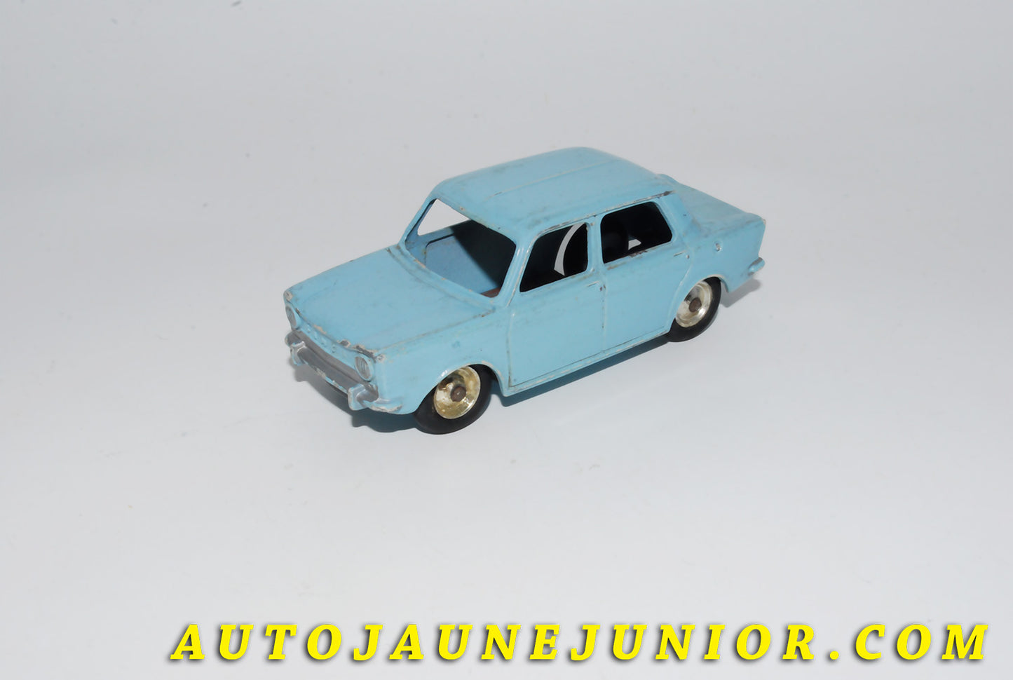 Le #4103 - C-I-J - Simca - 1000 Berline est en vente sur Auto Jaune Junior ! Découvrez nos collections de diecast Dinky-Toys, Corgi, Corgi-Toys, Solido, Norev… Découvrez notre magasin physique , AutoJaune Paris, ouvert en 1984 par Vincent Espinasse. 41 rue Cavendish, 75019 Paris. Tel : 01 42 40 61 23. Ouvert les mardi et vendredi de 13h à 19h. 