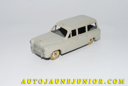 Le #4106 - C-I-J - Peugeot - 403 familiale est en vente sur Auto Jaune Junior ! Découvrez nos collections de diecast Dinky-Toys, Corgi, Corgi-Toys, Solido, Norev… Découvrez notre magasin physique , AutoJaune Paris, ouvert en 1984 par Vincent Espinasse. 41 rue Cavendish, 75019 Paris. Tel : 01 42 40 61 23. Ouvert les mardi et vendredi de 13h à 19h. 