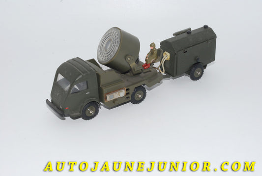 Le #4112 - C-I-J - Renault - 2,5T camion avec projecteur militaire est en vente sur Auto Jaune Junior ! Découvrez nos collections de diecast Dinky-Toys, Corgi, Corgi-Toys, Solido, Norev… Découvrez notre magasin physique , AutoJaune Paris, ouvert en 1984 par Vincent Espinasse. 41 rue Cavendish, 75019 Paris. Tel : 01 42 40 61 23. Ouvert les mardi et vendredi de 13h à 19h. 