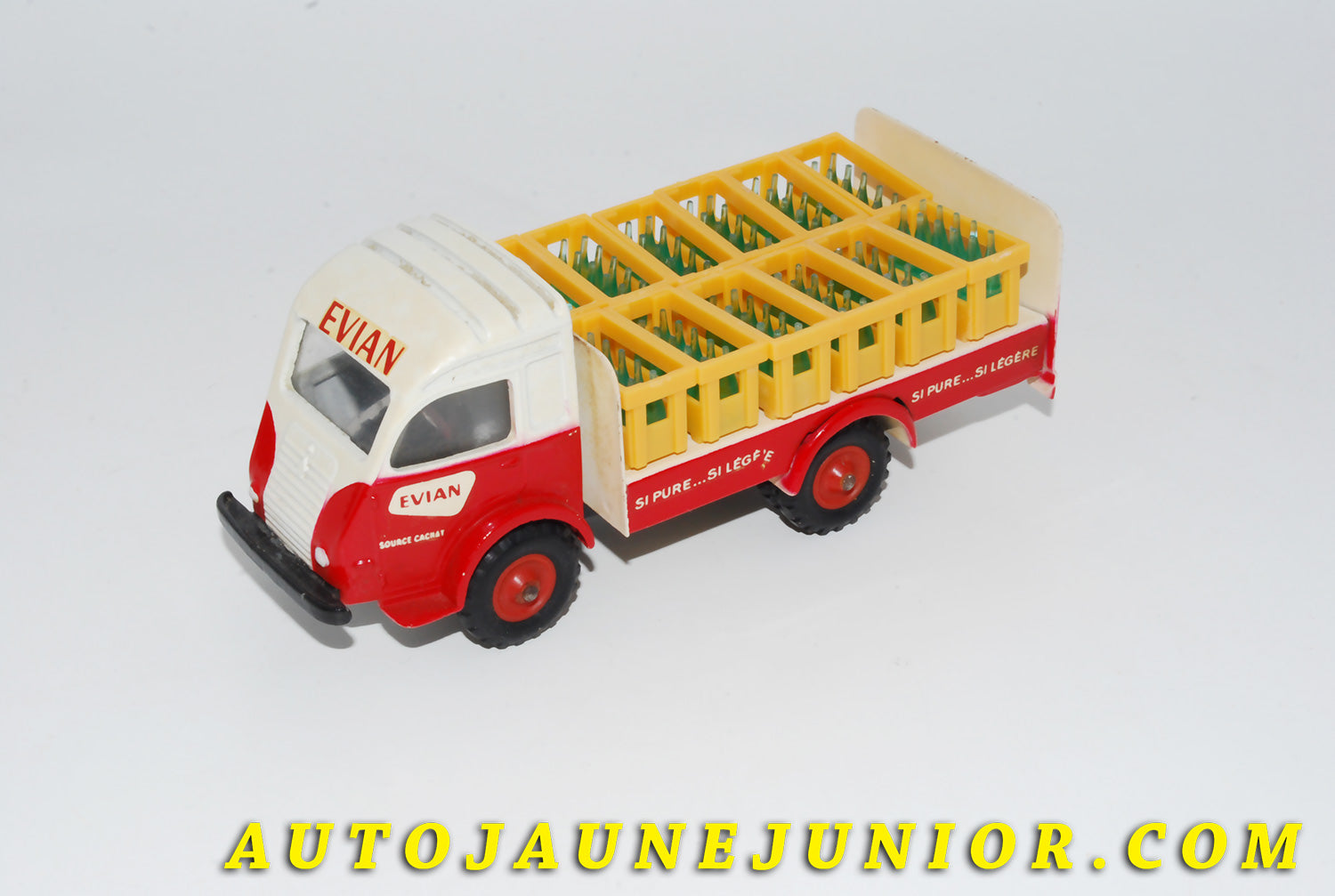 Le #4116 - C-I-J - Renault - 2,5T brasseur Evian est en vente sur Auto Jaune Junior ! Découvrez nos collections de diecast Dinky-Toys, Corgi, Corgi-Toys, Solido, Norev… Découvrez notre magasin physique , AutoJaune Paris, ouvert en 1984 par Vincent Espinasse. 41 rue Cavendish, 75019 Paris. Tel : 01 42 40 61 23. Ouvert les mardi et vendredi de 13h à 19h. 