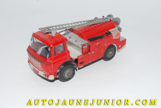 Le #4118 - JRD - Berliet - Gak camion feux de forêts est en vente sur Auto Jaune Junior ! Découvrez nos collections de diecast Dinky-Toys, Corgi, Corgi-Toys, Solido, Norev… Découvrez notre magasin physique , AutoJaune Paris, ouvert en 1984 par Vincent Espinasse. 41 rue Cavendish, 75019 Paris. Tel : 01 42 40 61 23. Ouvert les mardi et vendredi de 13h à 19h. 