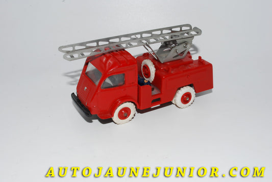 Le #4124 - C-I-J - Renault - 2,5t premier secours pompier est en vente sur Auto Jaune Junior ! Découvrez nos collections de diecast Dinky-Toys, Corgi, Corgi-Toys, Solido, Norev… Découvrez notre magasin physique , AutoJaune Paris, ouvert en 1984 par Vincent Espinasse. 41 rue Cavendish, 75019 Paris. Tel : 01 42 40 61 23. Ouvert les mardi et vendredi de 13h à 19h. 