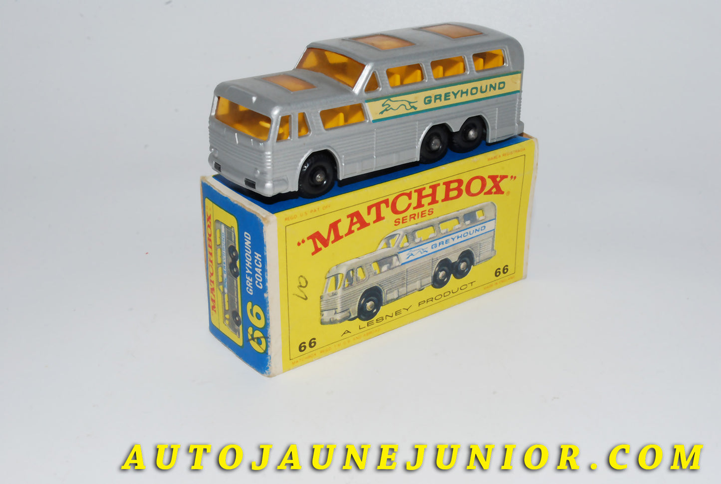 Le #4145 - Matchbox - GMC - scenicruiser Greyhound est en vente sur Auto Jaune Junior ! Découvrez nos collections de diecast Dinky-Toys, Corgi, Corgi-Toys, Solido, Norev… Découvrez notre magasin physique , AutoJaune Paris, ouvert en 1984 par Vincent Espinasse. 41 rue Cavendish, 75019 Paris. Tel : 01 42 40 61 23. Ouvert les mardi et vendredi de 13h à 19h. 