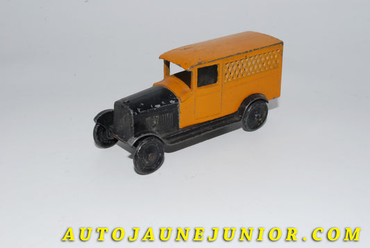 Le #4152 - Tootsietoys - Chevrolet - Fourgon Tolé est en vente sur Auto Jaune Junior ! Découvrez nos collections de diecast Dinky-Toys, Corgi, Corgi-Toys, Solido, Norev… Découvrez notre magasin physique , AutoJaune Paris, ouvert en 1984 par Vincent Espinasse. 41 rue Cavendish, 75019 Paris. Tel : 01 42 40 61 23. Ouvert les mardi et vendredi de 13h à 19h. 