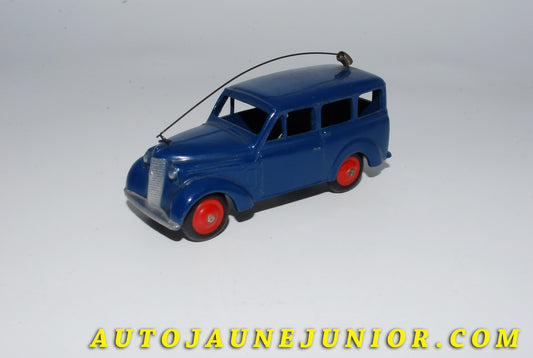 Le #4163 - C-I-J - Renault - 300kgs gendarmerie, Jantes de 1er Type  est en vente sur Auto Jaune Junior ! Découvrez nos collections de diecast Dinky-Toys, Corgi, Corgi-Toys, Solido, Norev… Découvrez notre magasin physique , AutoJaune Paris, ouvert en 1984 par Vincent Espinasse. 41 rue Cavendish, 75019 Paris. Tel : 01 42 40 61 23. Ouvert les mardi et vendredi de 13h à 19h. 