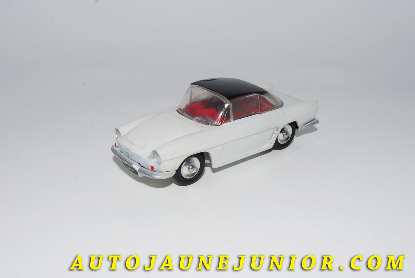 Le #4166 - C-I-J - Renault - Floride Cabriolet est en vente sur Auto Jaune Junior ! Découvrez nos collections de diecast Dinky-Toys, Corgi, Corgi-Toys, Solido, Norev… Découvrez notre magasin physique , AutoJaune Paris, ouvert en 1984 par Vincent Espinasse. 41 rue Cavendish, 75019 Paris. Tel : 01 42 40 61 23. Ouvert les mardi et vendredi de 13h à 19h. 