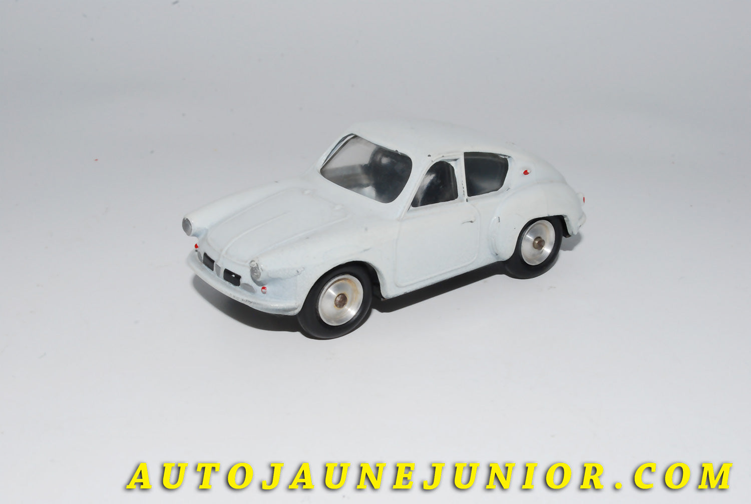 Le #4169 - C-I-J - Alpine - A106 Type Mille Miles (Avec Vitrages) est en vente sur Auto Jaune Junior ! Découvrez nos collections de diecast Dinky-Toys, Corgi, Corgi-Toys, Solido, Norev… Découvrez notre magasin physique , AutoJaune Paris, ouvert en 1984 par Vincent Espinasse. 41 rue Cavendish, 75019 Paris. Tel : 01 42 40 61 23. Ouvert les mardi et vendredi de 13h à 19h. 