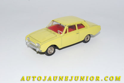 Le #4190 - Dinky Toys - Ford - Taunus POCH - RARE !!!!! est en vente sur Auto Jaune Junior ! Découvrez nos collections de diecast Dinky-Toys, Corgi, Corgi-Toys, Solido, Norev… Découvrez notre magasin physique , AutoJaune Paris, ouvert en 1984 par Vincent Espinasse. 41 rue Cavendish, 75019 Paris. Tel : 01 42 40 61 23. Ouvert les mardi et vendredi de 13h à 19h. 