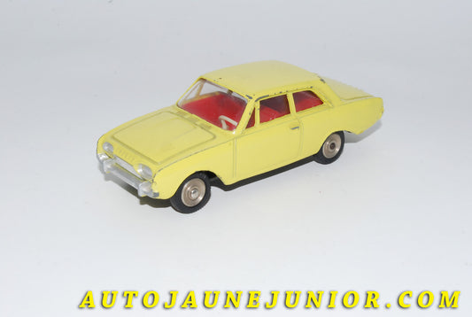 Le #4190 - Dinky Toys - Ford - Taunus POCH - RARE !!!!! est en vente sur Auto Jaune Junior ! Découvrez nos collections de diecast Dinky-Toys, Corgi, Corgi-Toys, Solido, Norev… Découvrez notre magasin physique , AutoJaune Paris, ouvert en 1984 par Vincent Espinasse. 41 rue Cavendish, 75019 Paris. Tel : 01 42 40 61 23. Ouvert les mardi et vendredi de 13h à 19h. 