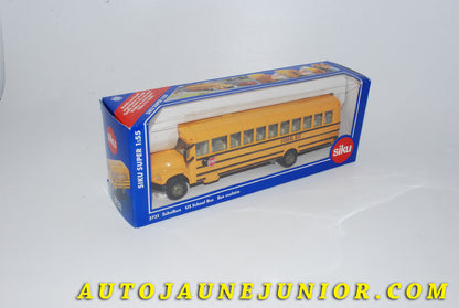 Le #4208 - Siku - Bus - US Bus Scolaire est en vente sur Auto Jaune Junior ! Découvrez nos collections de diecast Dinky-Toys, Corgi, Corgi-Toys, Solido, Norev… Découvrez notre magasin physique , AutoJaune Paris, ouvert en 1984 par Vincent Espinasse. 41 rue Cavendish, 75019 Paris. Tel : 01 42 40 61 23. Ouvert les mardi et vendredi de 13h à 19h. 