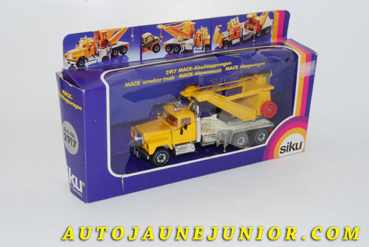 Le #4214 - Siku - Mack - Mack Dépaneuse Lourde est en vente sur Auto Jaune Junior ! Découvrez nos collections de diecast Dinky-Toys, Corgi, Corgi-Toys, Solido, Norev… Découvrez notre magasin physique , AutoJaune Paris, ouvert en 1984 par Vincent Espinasse. 41 rue Cavendish, 75019 Paris. Tel : 01 42 40 61 23. Ouvert les mardi et vendredi de 13h à 19h. 