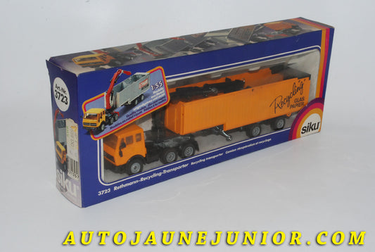 Le #4216 - Siku - Mercedes - Camion Mercedes 2232  semi remorque transporter benne avec grue "Rethmann-Recycling-Transporter"  est en vente sur Auto Jaune Junior ! Découvrez nos collections de diecast Dinky-Toys, Corgi, Corgi-Toys, Solido, Norev… Découvrez notre magasin physique , AutoJaune Paris, ouvert en 1984 par Vincent Espinasse. 41 rue Cavendish, 75019 Paris. Tel : 01 42 40 61 23. Ouvert les mardi et vendredi de 13h à 19h. 