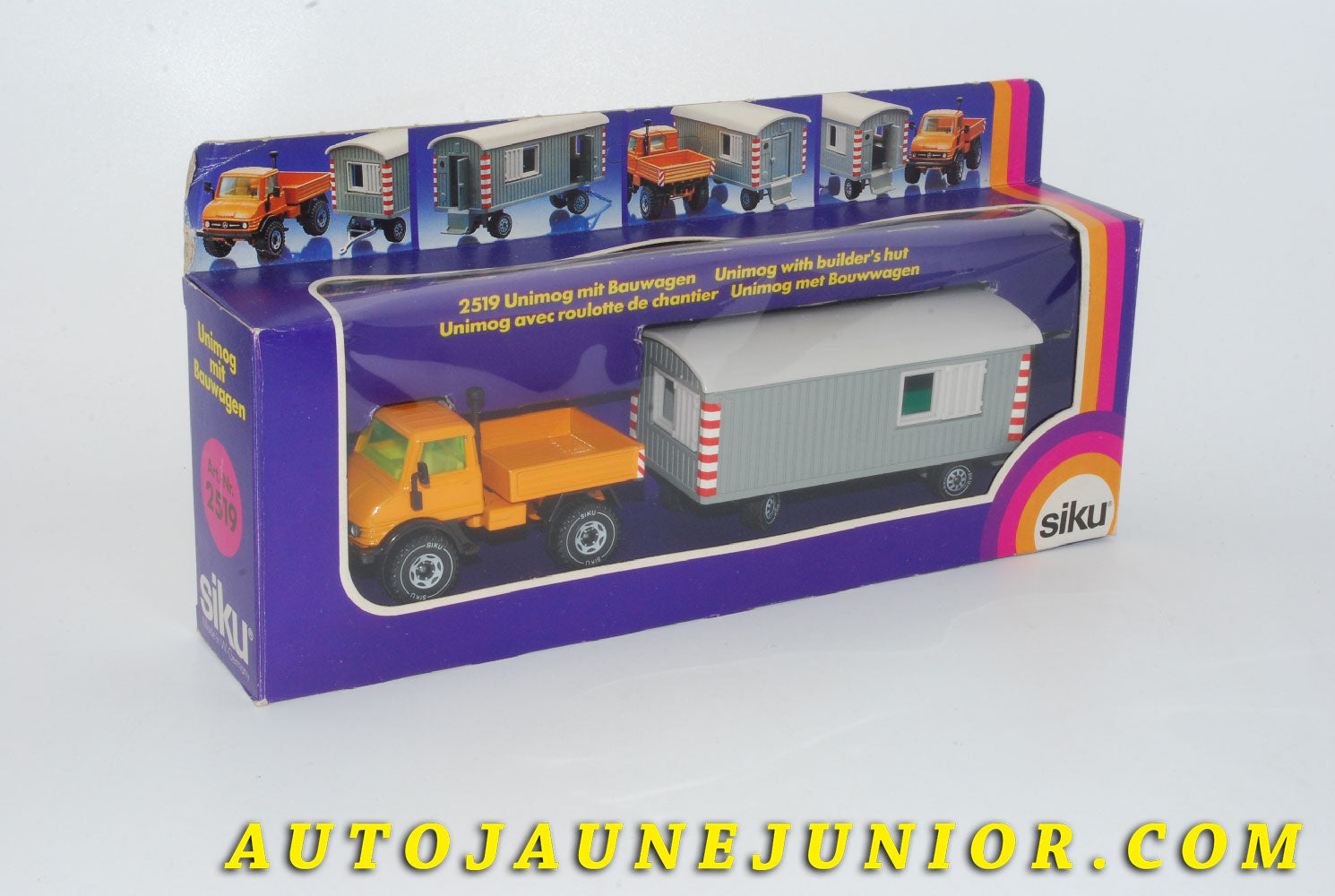 Le #4220 - Siku - Mercedes - Unimog U406 avec roulotte de chantier est en vente sur Auto Jaune Junior ! Découvrez nos collections de diecast Dinky-Toys, Corgi, Corgi-Toys, Solido, Norev… Découvrez notre magasin physique , AutoJaune Paris, ouvert en 1984 par Vincent Espinasse. 41 rue Cavendish, 75019 Paris. Tel : 01 42 40 61 23. Ouvert les mardi et vendredi de 13h à 19h. 