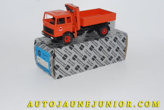 Le #4235 - Conrad - Mercedes - Camion NG Benne avec Grue de Chargement "Atlas"
AK5007  est en vente sur Auto Jaune Junior ! Découvrez nos collections de diecast Dinky-Toys, Corgi, Corgi-Toys, Solido, Norev… Découvrez notre magasin physique , AutoJaune Paris, ouvert en 1984 par Vincent Espinasse. 41 rue Cavendish, 75019 Paris. Tel : 01 42 40 61 23. Ouvert les mardi et vendredi de 13h à 19h. 
