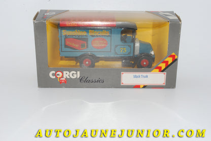 Le #4242 - Corgi Toys - Mack - Camion Fourgon Bulldog Delivery "Sunshine Biscuits" est en vente sur Auto Jaune Junior ! Découvrez nos collections de diecast Dinky-Toys, Corgi, Corgi-Toys, Solido, Norev… Découvrez notre magasin physique , AutoJaune Paris, ouvert en 1984 par Vincent Espinasse. 41 rue Cavendish, 75019 Paris. Tel : 01 42 40 61 23. Ouvert les mardi et vendredi de 13h à 19h. 