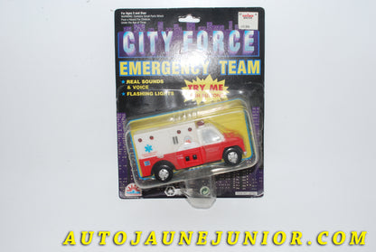 Le #4247 - Funrise - Ford - Fourgon ambulance "City Force Emergency Team" est en vente sur Auto Jaune Junior ! Découvrez nos collections de diecast Dinky-Toys, Corgi, Corgi-Toys, Solido, Norev… Découvrez notre magasin physique , AutoJaune Paris, ouvert en 1984 par Vincent Espinasse. 41 rue Cavendish, 75019 Paris. Tel : 01 42 40 61 23. Ouvert les mardi et vendredi de 13h à 19h. 