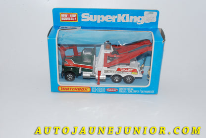 Le #4254 - Matchbox by Lesney - Peterbilt - Dépanneuse  Wreck Truck  est en vente sur Auto Jaune Junior ! Découvrez nos collections de diecast Dinky-Toys, Corgi, Corgi-Toys, Solido, Norev… Découvrez notre magasin physique , AutoJaune Paris, ouvert en 1984 par Vincent Espinasse. 41 rue Cavendish, 75019 Paris. Tel : 01 42 40 61 23. Ouvert les mardi et vendredi de 13h à 19h. 