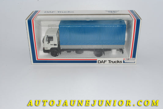 Le #4257 - HAC Models - Pilen - DAF - F1100 (Club des quatres !)Camion plateau Bâché  est en vente sur Auto Jaune Junior ! Découvrez nos collections de diecast Dinky-Toys, Corgi, Corgi-Toys, Solido, Norev… Découvrez notre magasin physique , AutoJaune Paris, ouvert en 1984 par Vincent Espinasse. 41 rue Cavendish, 75019 Paris. Tel : 01 42 40 61 23. Ouvert les mardi et vendredi de 13h à 19h. 