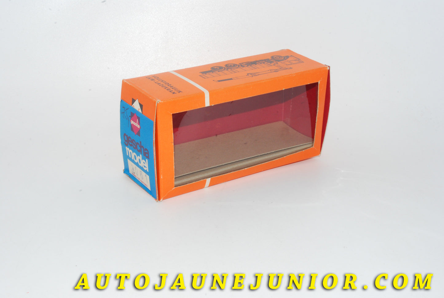 Le #4268 - Gescha - Mercedes - Grue de chargement Atlas AK 5007 est en vente sur Auto Jaune Junior ! Découvrez nos collections de diecast Dinky-Toys, Corgi, Corgi-Toys, Solido, Norev… Découvrez notre magasin physique , AutoJaune Paris, ouvert en 1984 par Vincent Espinasse. 41 rue Cavendish, 75019 Paris. Tel : 01 42 40 61 23. Ouvert les mardi et vendredi de 13h à 19h. 