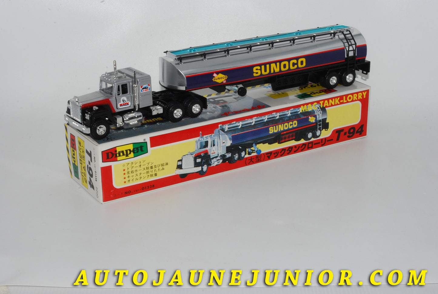 Le #4270 - Diapet - Mack - Camion Semi remorque Citerne "Sunoco" est en vente sur Auto Jaune Junior ! Découvrez nos collections de diecast Dinky-Toys, Corgi, Corgi-Toys, Solido, Norev… Découvrez notre magasin physique , AutoJaune Paris, ouvert en 1984 par Vincent Espinasse. 41 rue Cavendish, 75019 Paris. Tel : 01 42 40 61 23. Ouvert les mardi et vendredi de 13h à 19h. 
