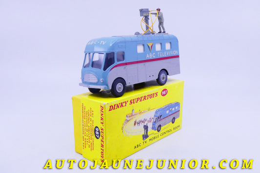 Le #4301 - Dinky Toys - Karrier - Fourgon retransmission ABC- TV Mobile Control Room est en vente sur Auto Jaune Junior ! Découvrez nos collections de diecast Dinky-Toys, Corgi, Corgi-Toys, Solido, Norev… Découvrez notre magasin physique , AutoJaune Paris, ouvert en 1984 par Vincent Espinasse. 41 rue Cavendish, 75019 Paris. Tel : 01 42 40 61 23. Ouvert les mardi et vendredi de 13h à 19h. 