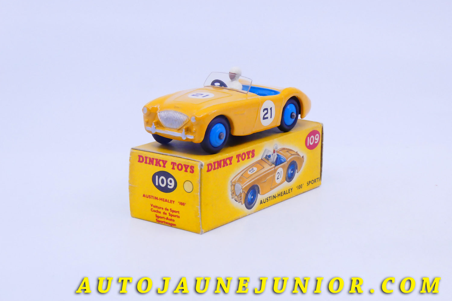 Le #4310 - Dinky Toys - Austin Healey - 100 Sport Course est en vente sur Auto Jaune Junior ! Découvrez nos collections de diecast Dinky-Toys, Corgi, Corgi-Toys, Solido, Norev… Découvrez notre magasin physique , AutoJaune Paris, ouvert en 1984 par Vincent Espinasse. 41 rue Cavendish, 75019 Paris. Tel : 01 42 40 61 23. Ouvert les mardi et vendredi de 13h à 19h. 