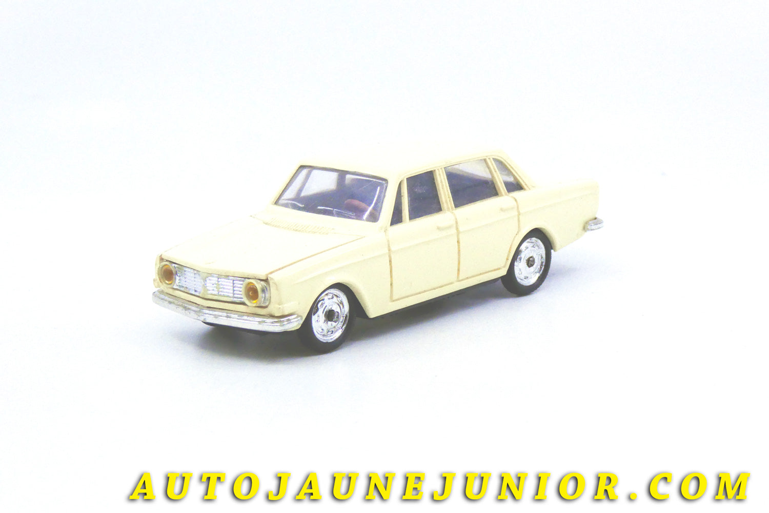Le #4330 - Minialuxe - Volvo - Volvo 144 berline crème est en vente sur Auto Jaune Junior ! Découvrez nos collections de diecast Dinky-Toys, Corgi, Corgi-Toys, Solido, Norev… Découvrez notre magasin physique , AutoJaune Paris, ouvert en 1984 par Vincent Espinasse. 41 rue Cavendish, 75019 Paris. Tel : 01 42 40 61 23. Ouvert les mardi et vendredi de 13h à 19h. 