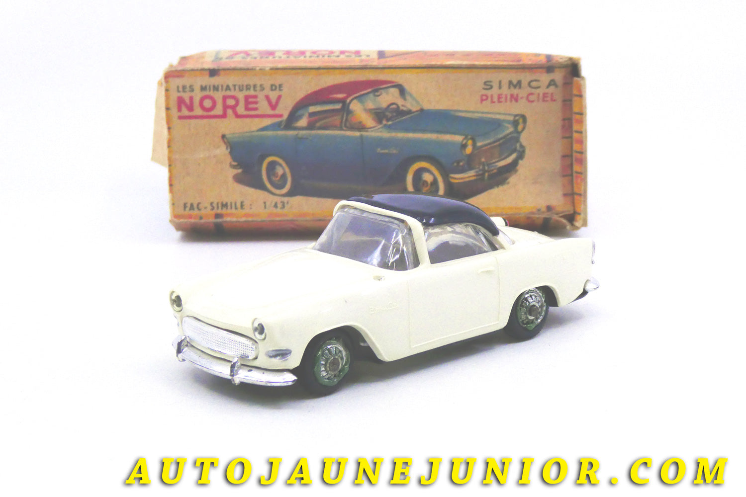 Le #4337 - Norev - Simca - Simca Plein-Ciel (crème/toit noir) est en vente sur Auto Jaune Junior ! Découvrez nos collections de diecast Dinky-Toys, Corgi, Corgi-Toys, Solido, Norev… Découvrez notre magasin physique , AutoJaune Paris, ouvert en 1984 par Vincent Espinasse. 41 rue Cavendish, 75019 Paris. Tel : 01 42 40 61 23. Ouvert les mardi et vendredi de 13h à 19h. 
