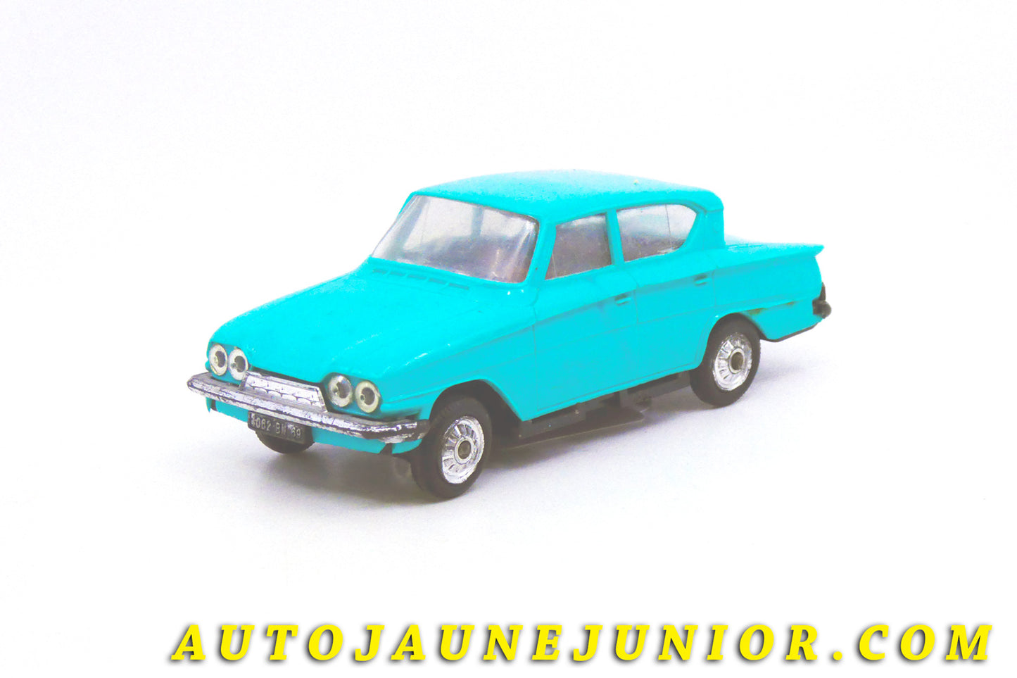 Le #4339 - Norev - Ford - Consul 315 Coupé est en vente sur Auto Jaune Junior ! Découvrez nos collections de diecast Dinky-Toys, Corgi, Corgi-Toys, Solido, Norev… Découvrez notre magasin physique , AutoJaune Paris, ouvert en 1984 par Vincent Espinasse. 41 rue Cavendish, 75019 Paris. Tel : 01 42 40 61 23. Ouvert les mardi et vendredi de 13h à 19h. 