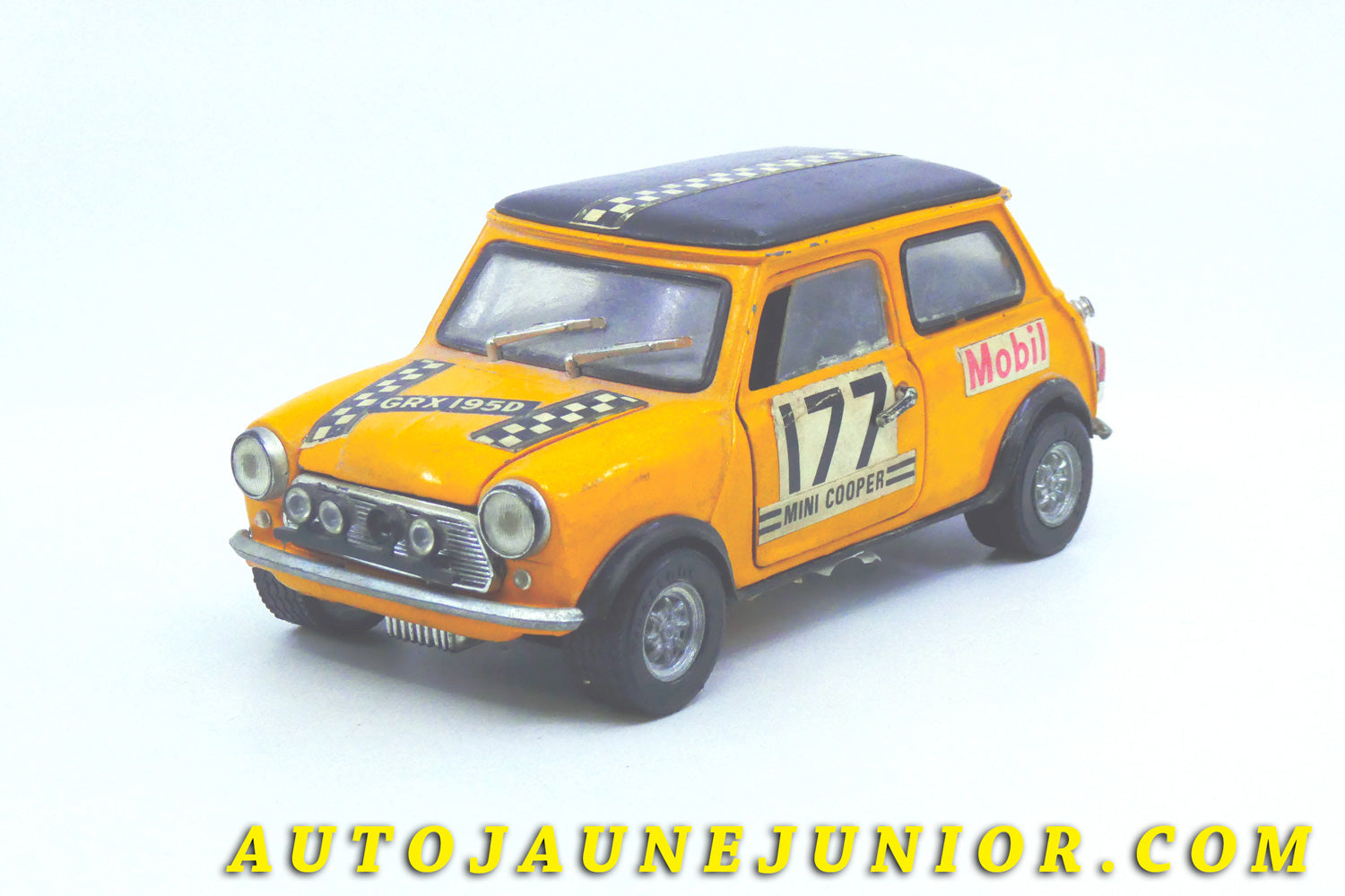 Le #4347 - Politoys - Morris - Cooper #177 « Mobil » est en vente sur Auto Jaune Junior ! Découvrez nos collections de diecast Dinky-Toys, Corgi, Corgi-Toys, Solido, Norev… Découvrez notre magasin physique , AutoJaune Paris, ouvert en 1984 par Vincent Espinasse. 41 rue Cavendish, 75019 Paris. Tel : 01 42 40 61 23. Ouvert les mardi et vendredi de 13h à 19h. 