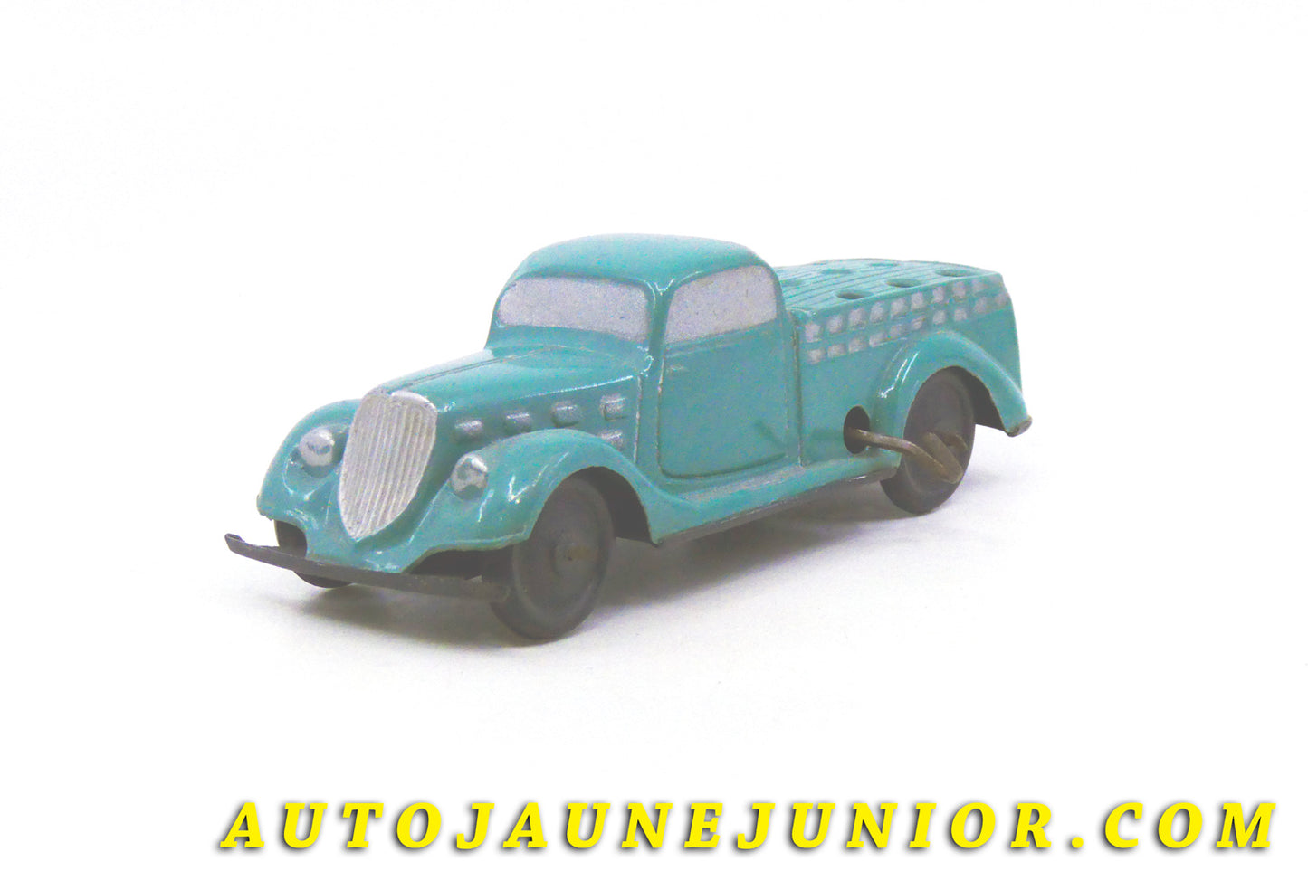 Le #4356 - Cellulo - Camion - Plateau Laitier est en vente sur Auto Jaune Junior ! Découvrez nos collections de diecast Dinky-Toys, Corgi, Corgi-Toys, Solido, Norev… Découvrez notre magasin physique , AutoJaune Paris, ouvert en 1984 par Vincent Espinasse. 41 rue Cavendish, 75019 Paris. Tel : 01 42 40 61 23. Ouvert les mardi et vendredi de 13h à 19h. 