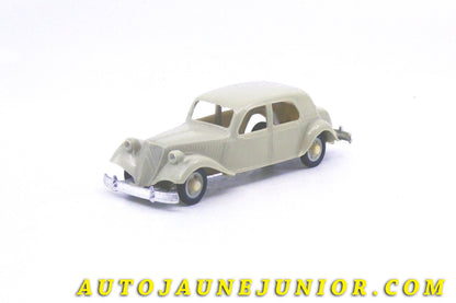 Le #4357 - Clé - Citroën - 11 CV Traction Avant  est en vente sur Auto Jaune Junior ! Découvrez nos collections de diecast Dinky-Toys, Corgi, Corgi-Toys, Solido, Norev… Découvrez notre magasin physique , AutoJaune Paris, ouvert en 1984 par Vincent Espinasse. 41 rue Cavendish, 75019 Paris. Tel : 01 42 40 61 23. Ouvert les mardi et vendredi de 13h à 19h. 