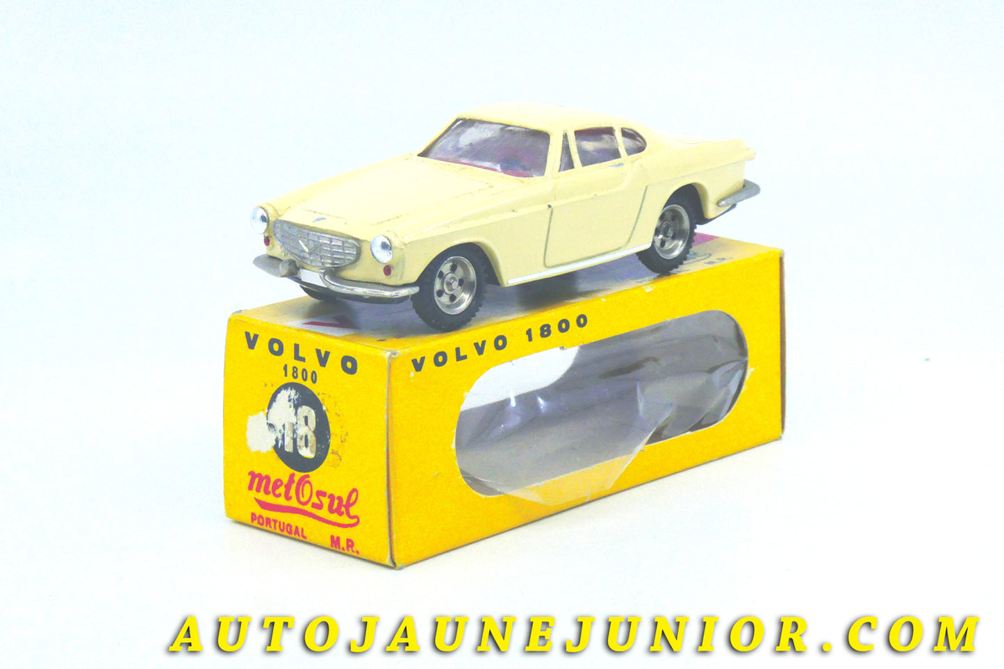Le #4360 - Metosul - Volvo - P 1800 Coupé est en vente sur Auto Jaune Junior ! Découvrez nos collections de diecast Dinky-Toys, Corgi, Corgi-Toys, Solido, Norev… Découvrez notre magasin physique , AutoJaune Paris, ouvert en 1984 par Vincent Espinasse. 41 rue Cavendish, 75019 Paris. Tel : 01 42 40 61 23. Ouvert les mardi et vendredi de 13h à 19h. 