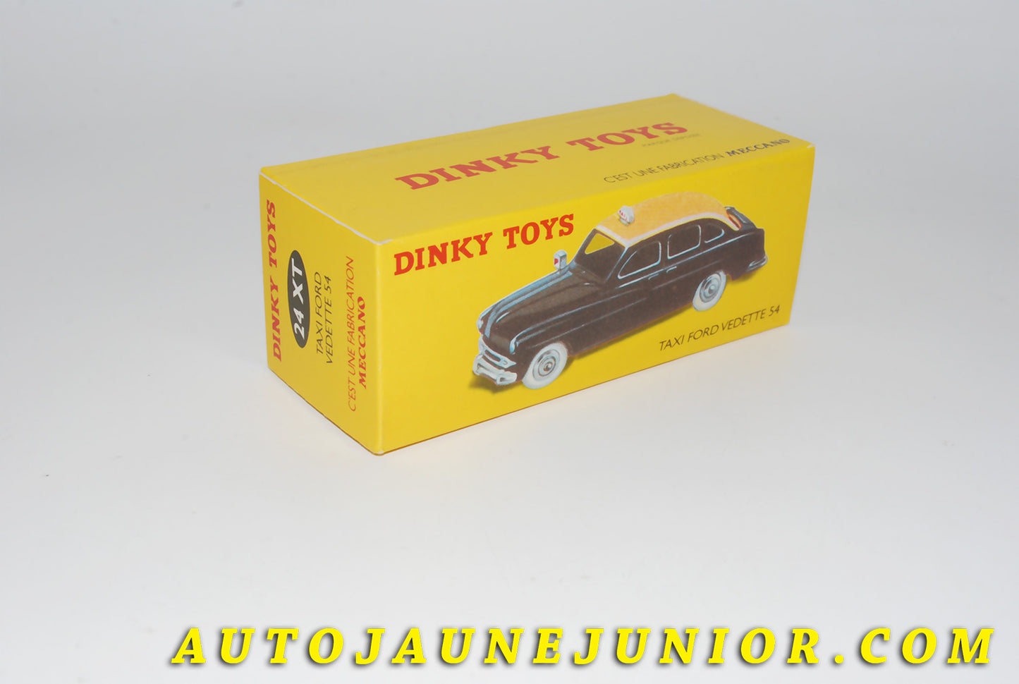 Le #4408 - Dinky Toys - Ford - Boite vide (REPRO) Taxi Vedette 54 est en vente sur Auto Jaune Junior ! Découvrez nos collections de diecast Dinky-Toys, Corgi, Corgi-Toys, Solido, Norev… Découvrez notre magasin physique , AutoJaune Paris, ouvert en 1984 par Vincent Espinasse. 41 rue Cavendish, 75019 Paris. Tel : 01 42 40 61 23. Ouvert les mardi et vendredi de 13h à 19h. 