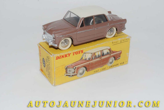Le #4507 - Dinky Toys - Fiat - 1200 Grande Vue est en vente sur Auto Jaune Junior ! Découvrez nos collections de diecast Dinky-Toys, Corgi, Corgi-Toys, Solido, Norev… Découvrez notre magasin physique , AutoJaune Paris, ouvert en 1984 par Vincent Espinasse. 41 rue Cavendish, 75019 Paris. Tel : 01 42 40 61 23. Ouvert les mardi et vendredi de 13h à 19h. 