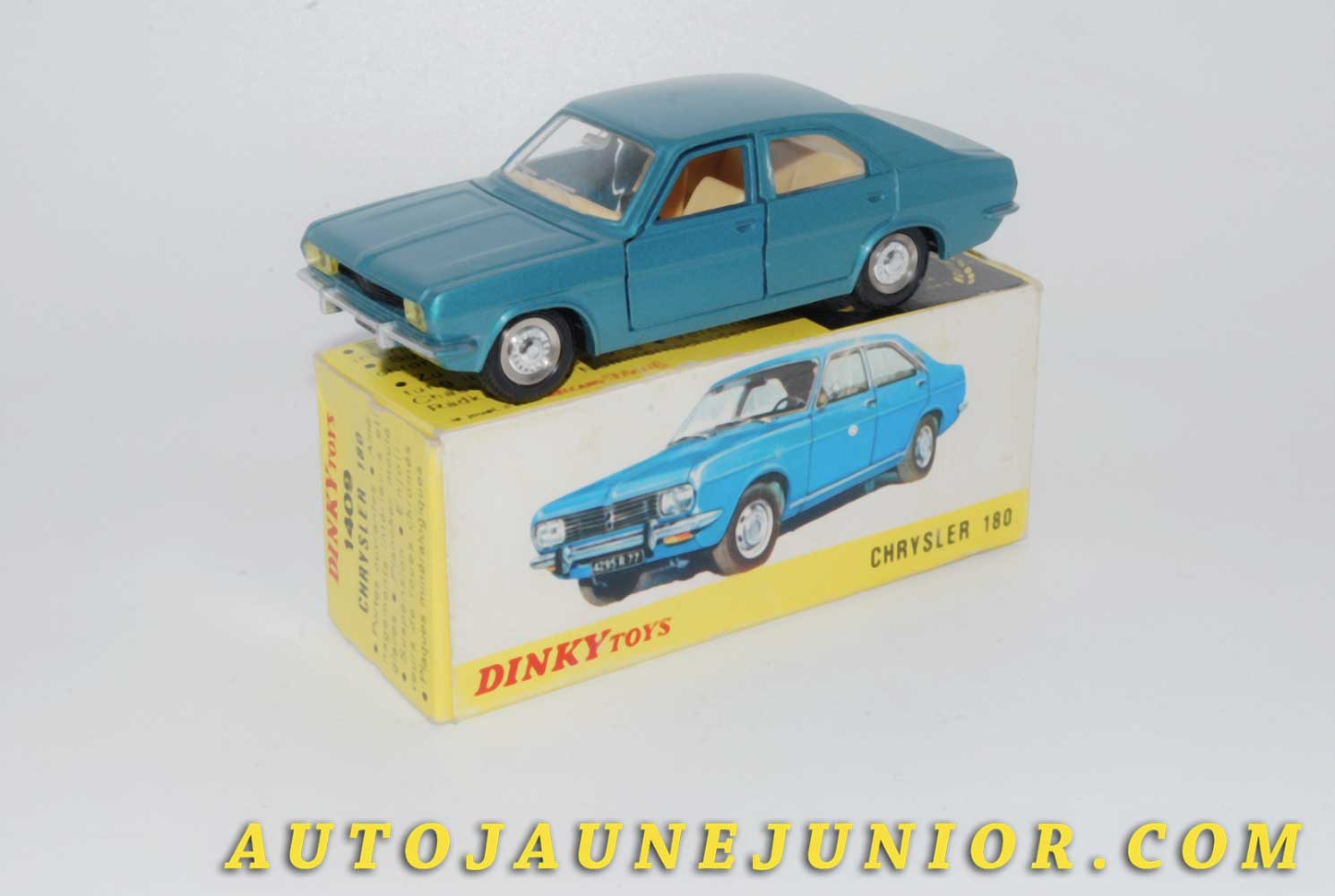 Le #4512 - Dinky Toys - Chrysler - 180 Berline est en vente sur Auto Jaune Junior ! Découvrez nos collections de diecast Dinky-Toys, Corgi, Corgi-Toys, Solido, Norev… Découvrez notre magasin physique , AutoJaune Paris, ouvert en 1984 par Vincent Espinasse. 41 rue Cavendish, 75019 Paris. Tel : 01 42 40 61 23. Ouvert les mardi et vendredi de 13h à 19h. 