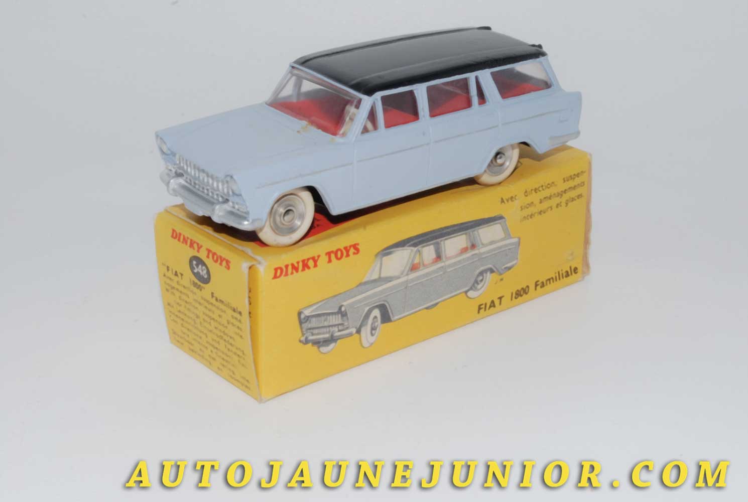 Le #4513 - Dinky Toys - Fiat - 1800 familiale est en vente sur Auto Jaune Junior ! Découvrez nos collections de diecast Dinky-Toys, Corgi, Corgi-Toys, Solido, Norev… Découvrez notre magasin physique , AutoJaune Paris, ouvert en 1984 par Vincent Espinasse. 41 rue Cavendish, 75019 Paris. Tel : 01 42 40 61 23. Ouvert les mardi et vendredi de 13h à 19h. 