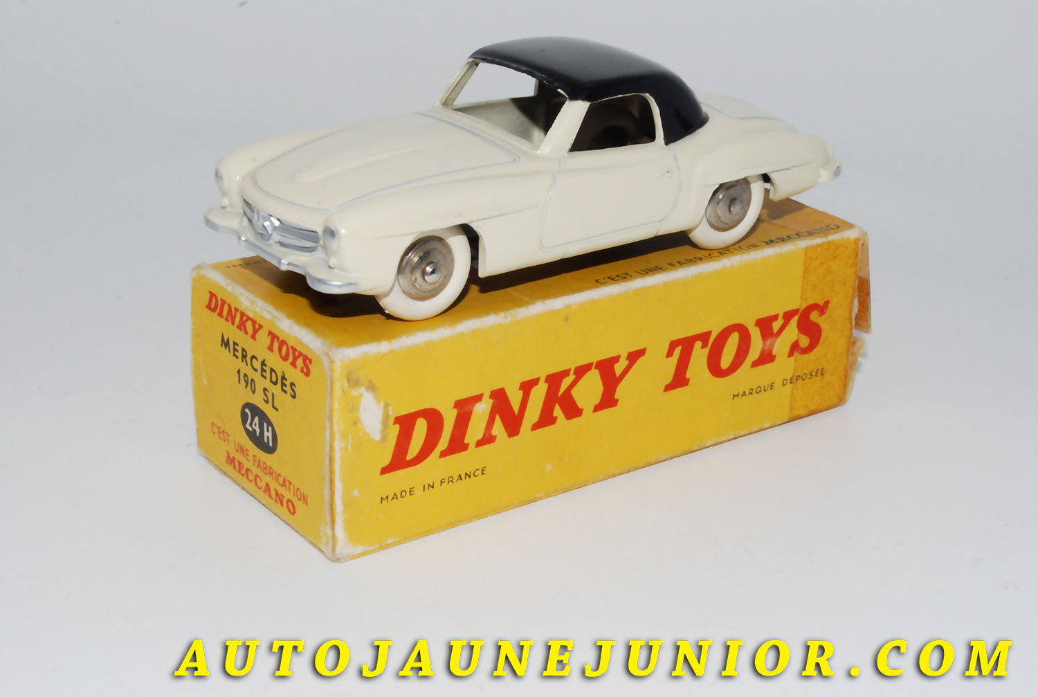 Le #4552 - Dinky Toys - Mercedes - 190 Sl est en vente sur Auto Jaune Junior ! Découvrez nos collections de diecast Dinky-Toys, Corgi, Corgi-Toys, Solido, Norev… Découvrez notre magasin physique , AutoJaune Paris, ouvert en 1984 par Vincent Espinasse. 41 rue Cavendish, 75019 Paris. Tel : 01 42 40 61 23. Ouvert les mardi et vendredi de 13h à 19h. 