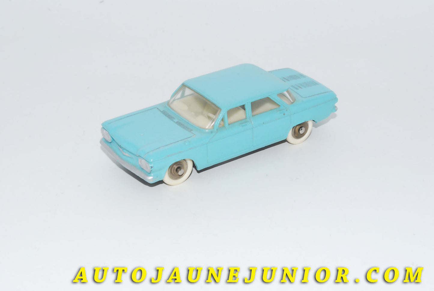 Le #4604 - Dinky Toys - Chevrolet - Corvair est en vente sur Auto Jaune Junior ! Découvrez nos collections de diecast Dinky-Toys, Corgi, Corgi-Toys, Solido, Norev… Découvrez notre magasin physique , AutoJaune Paris, ouvert en 1984 par Vincent Espinasse. 41 rue Cavendish, 75019 Paris. Tel : 01 42 40 61 23. Ouvert les mardi et vendredi de 13h à 19h. 