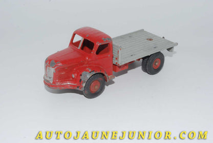 Le #4607 - Dinky Toys - Berliet - GLR plateau container est en vente sur Auto Jaune Junior ! Découvrez nos collections de diecast Dinky-Toys, Corgi, Corgi-Toys, Solido, Norev… Découvrez notre magasin physique , AutoJaune Paris, ouvert en 1984 par Vincent Espinasse. 41 rue Cavendish, 75019 Paris. Tel : 01 42 40 61 23. Ouvert les mardi et vendredi de 13h à 19h. 