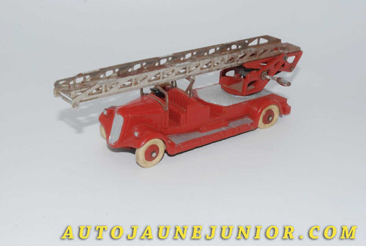 Le #4608 - Dinky Toys - Delahaye - Camion grande échelle pompier est en vente sur Auto Jaune Junior ! Découvrez nos collections de diecast Dinky-Toys, Corgi, Corgi-Toys, Solido, Norev… Découvrez notre magasin physique , AutoJaune Paris, ouvert en 1984 par Vincent Espinasse. 41 rue Cavendish, 75019 Paris. Tel : 01 42 40 61 23. Ouvert les mardi et vendredi de 13h à 19h. 