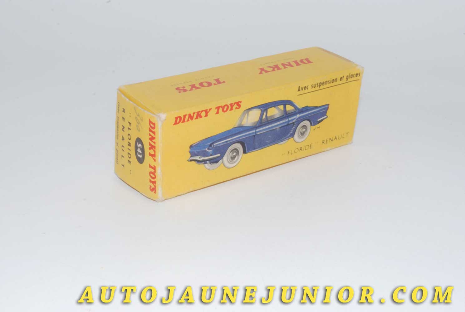 Le #4615 - Dinky Toys - Renault - Boite vide de Floride est en vente sur Auto Jaune Junior ! Découvrez nos collections de diecast Dinky-Toys, Corgi, Corgi-Toys, Solido, Norev… Découvrez notre magasin physique , AutoJaune Paris, ouvert en 1984 par Vincent Espinasse. 41 rue Cavendish, 75019 Paris. Tel : 01 42 40 61 23. Ouvert les mardi et vendredi de 13h à 19h. 