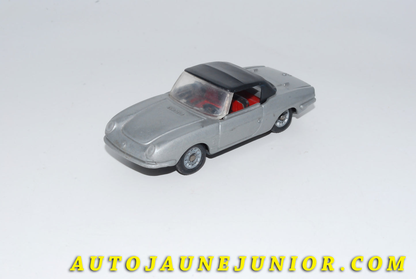 Le #4627 - Mercury - Fiat - 850 Bertone est en vente sur Auto Jaune Junior ! Découvrez nos collections de diecast Dinky-Toys, Corgi, Corgi-Toys, Solido, Norev… Découvrez notre magasin physique , AutoJaune Paris, ouvert en 1984 par Vincent Espinasse. 41 rue Cavendish, 75019 Paris. Tel : 01 42 40 61 23. Ouvert les mardi et vendredi de 13h à 19h. 