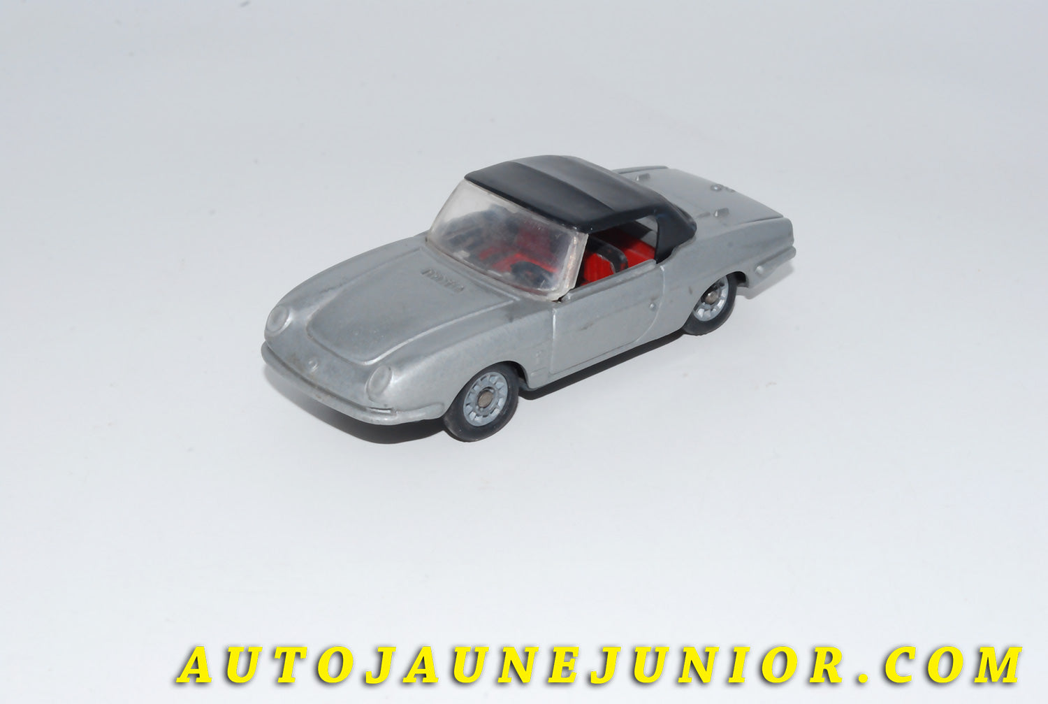 Le #4627 - Mercury - Fiat - 850 Bertone est en vente sur Auto Jaune Junior ! Découvrez nos collections de diecast Dinky-Toys, Corgi, Corgi-Toys, Solido, Norev… Découvrez notre magasin physique , AutoJaune Paris, ouvert en 1984 par Vincent Espinasse. 41 rue Cavendish, 75019 Paris. Tel : 01 42 40 61 23. Ouvert les mardi et vendredi de 13h à 19h. 