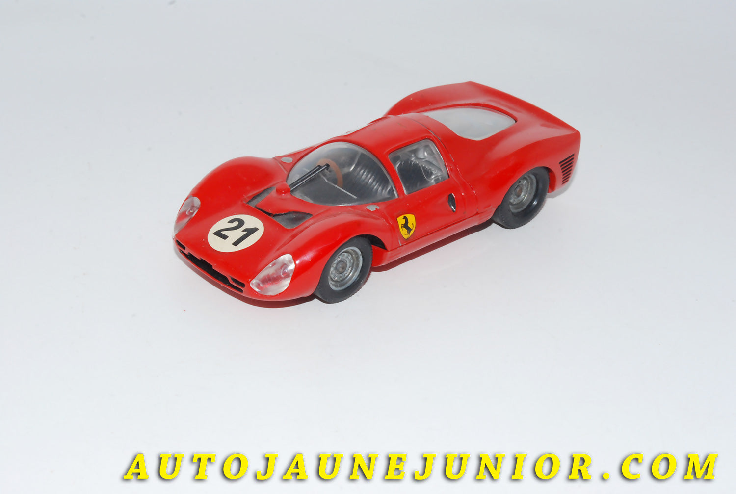 Le #4635 - Solido - Ferrari - 330 P3 est en vente sur Auto Jaune Junior ! Découvrez nos collections de diecast Dinky-Toys, Corgi, Corgi-Toys, Solido, Norev… Découvrez notre magasin physique , AutoJaune Paris, ouvert en 1984 par Vincent Espinasse. 41 rue Cavendish, 75019 Paris. Tel : 01 42 40 61 23. Ouvert les mardi et vendredi de 13h à 19h. 