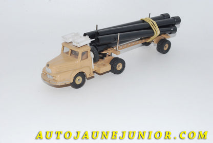 Le #4640 - Dinky Toys - Unic - Semi remorque porte tubes (jantes concave) est en vente sur Auto Jaune Junior ! Découvrez nos collections de diecast Dinky-Toys, Corgi, Corgi-Toys, Solido, Norev… Découvrez notre magasin physique , AutoJaune Paris, ouvert en 1984 par Vincent Espinasse. 41 rue Cavendish, 75019 Paris. Tel : 01 42 40 61 23. Ouvert les mardi et vendredi de 13h à 19h. 
