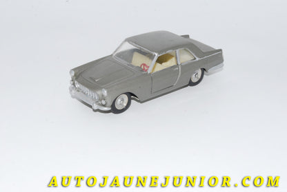 Le #4649 - Solido - Lancia - Flaminia est en vente sur Auto Jaune Junior ! Découvrez nos collections de diecast Dinky-Toys, Corgi, Corgi-Toys, Solido, Norev… Découvrez notre magasin physique , AutoJaune Paris, ouvert en 1984 par Vincent Espinasse. 41 rue Cavendish, 75019 Paris. Tel : 01 42 40 61 23. Ouvert les mardi et vendredi de 13h à 19h. 